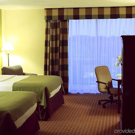 Garden Plaza Hotel Saddle Brook Zimmer foto