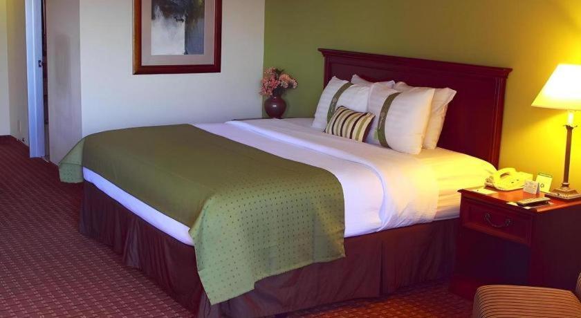 Garden Plaza Hotel Saddle Brook Exterior foto