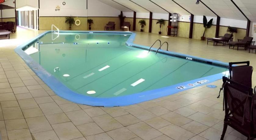 Garden Plaza Hotel Saddle Brook Exterior foto