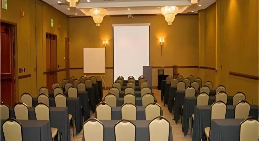 Garden Plaza Hotel Saddle Brook Exterior foto