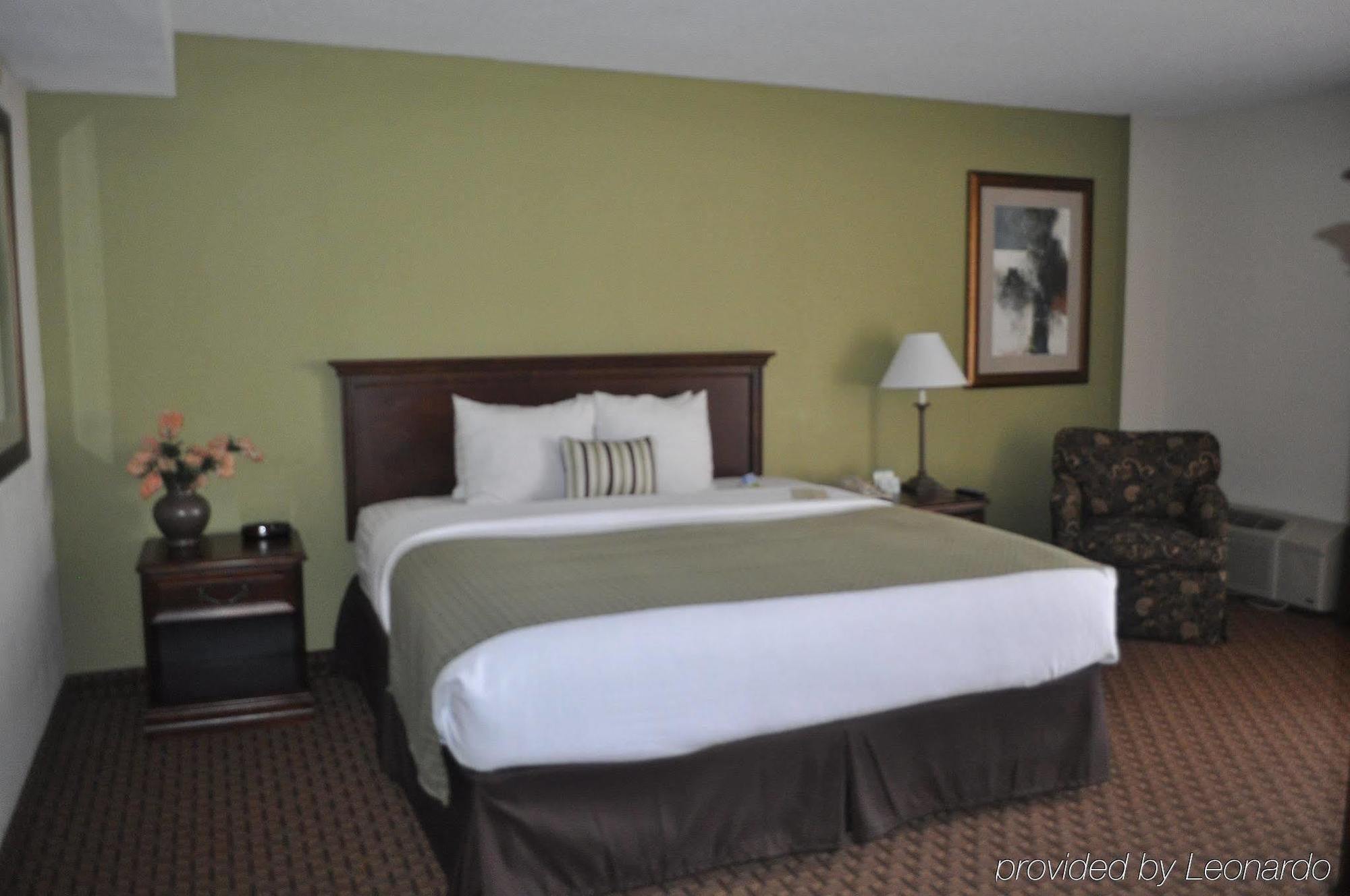 Garden Plaza Hotel Saddle Brook Zimmer foto